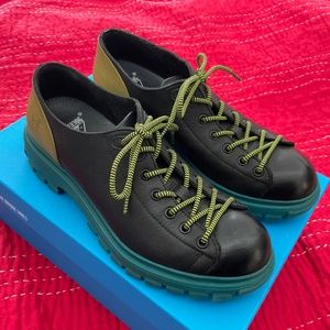 Fluevog Official Shoe - black/green